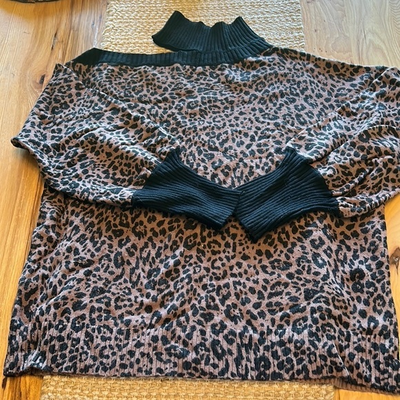 Fate Leopard Print Off Shoulder Mock Neck Balloon Sleeve Sweater Size large - Picture 1 of 5